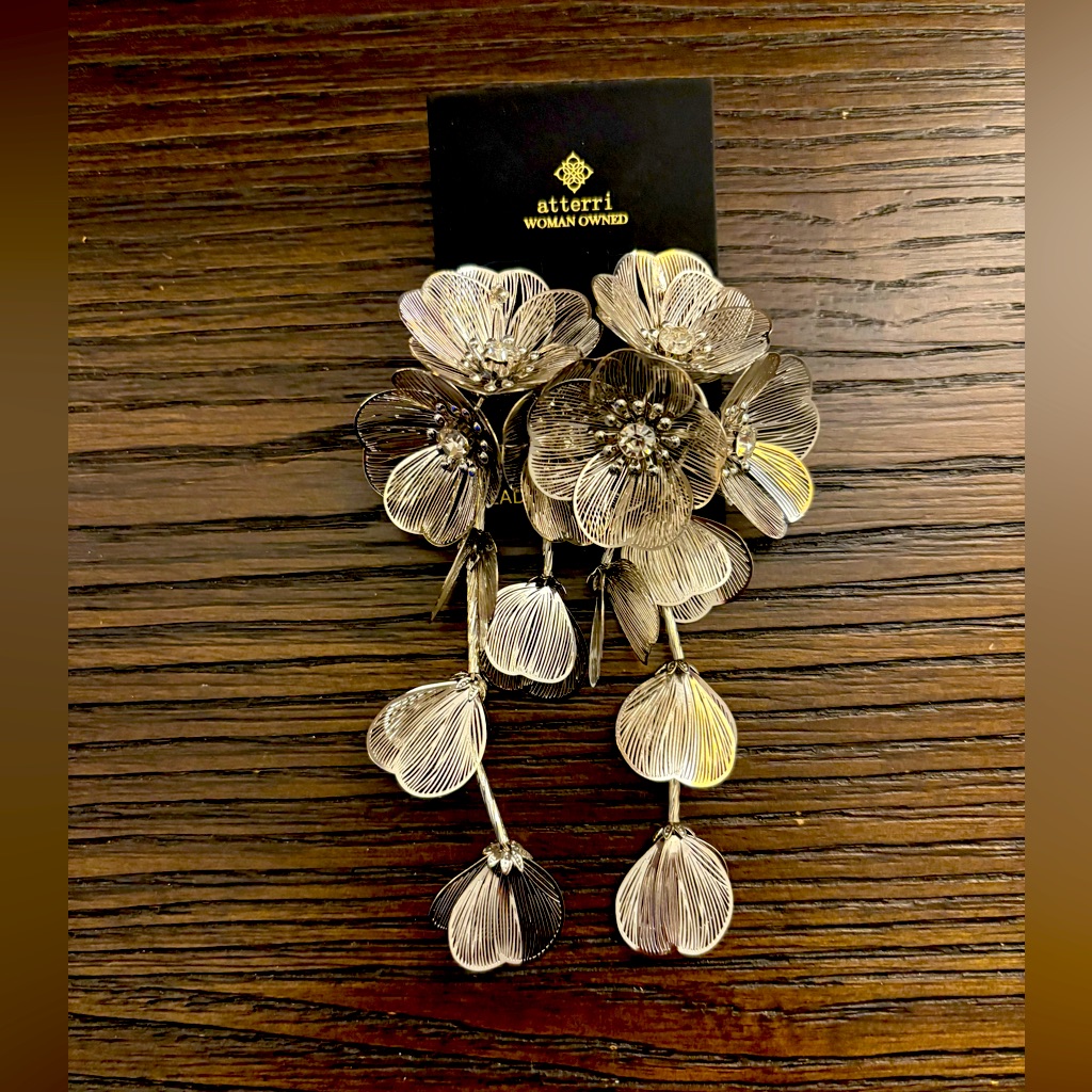 New Atterri Silver Flower Earrings